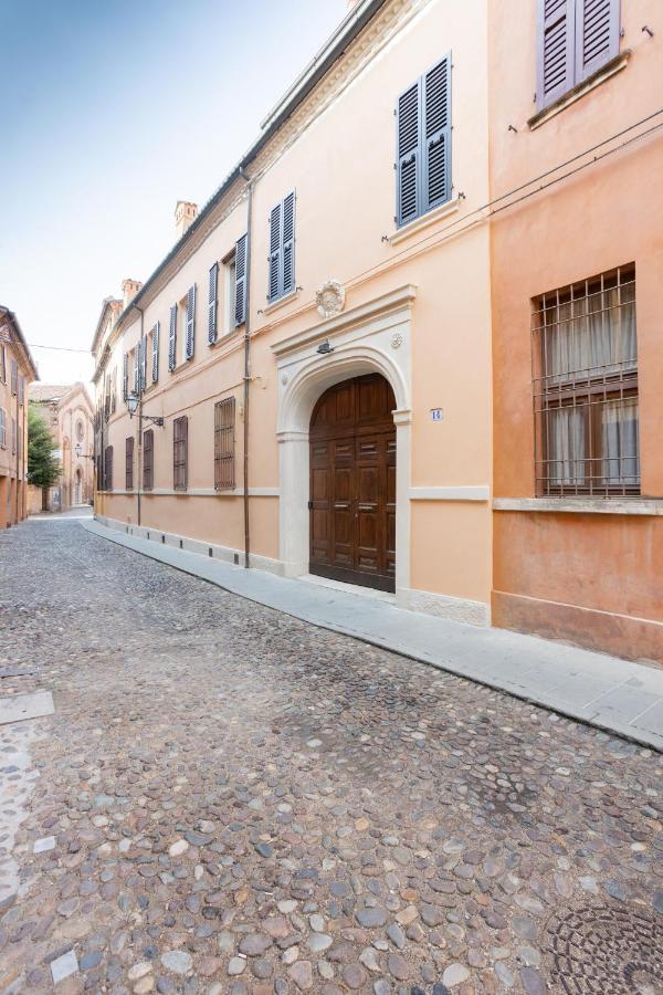 Palazzo Sabbioni Suite Del Conte Elegant Suite In Old Monastery City Center Ferrara Exterior photo